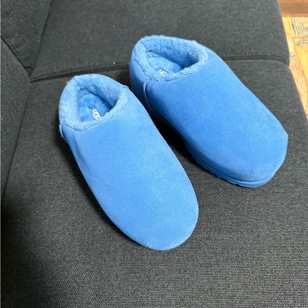 Cozy Blue Ugg Slip Ons Pumped Slide